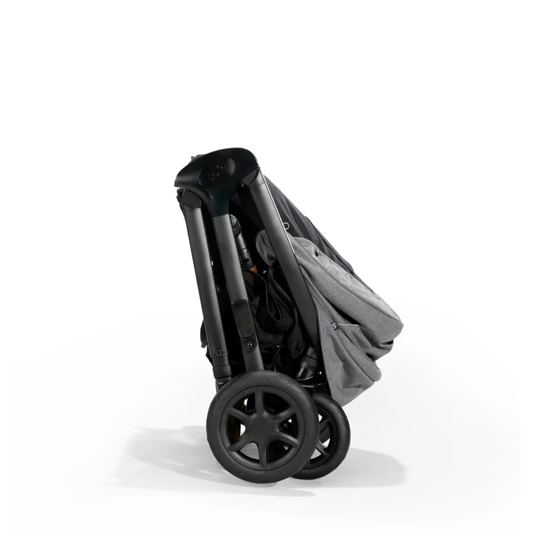 Joie Finiti Signature | Carbon Joie Finiti Signature | Carbon